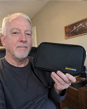 Customer photo with EscapeZone Cross Body Faraday Bag