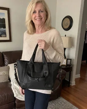 Customer photo with EscapeZone handbag