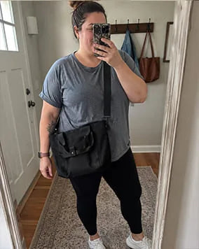 Customer photo with EscapeZone handbag