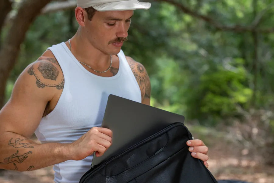 EscapeZone Faraday laptop shoulder bag
